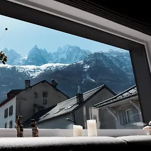 https://chalet-whymper.hotels-rhonealpes.com